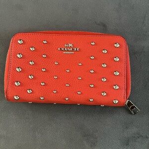 Coach NWOT Orange  Zip Around Wallet in Polished Pebble Leather with Rivets
